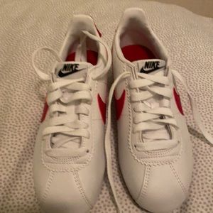 Brand new never work Nike size 5